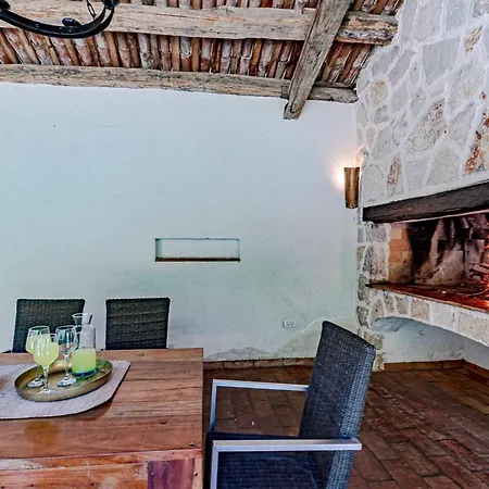 Stone House Anfitrite - Two Bedroom With Private Pool And Terrace וילה טרסטניק