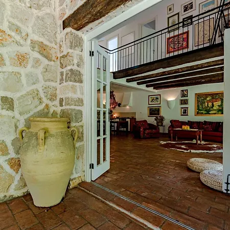 Stone House Anfitrite - Two Bedroom With Private Pool And Terrace וילה