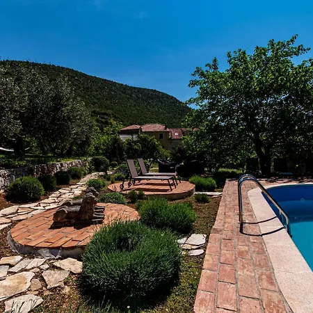 וילה Stone House Anfitrite - Two Bedroom With Private Pool And Terrace טרסטניק